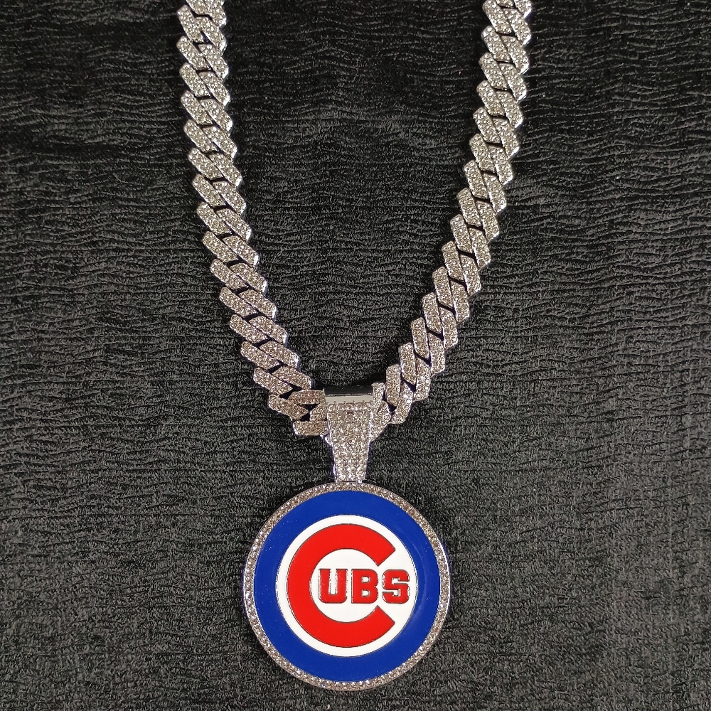 MLB Chicago Cubs 20 Inch Necklace Pendant Cuban Chain Link Baseball Jewelry
